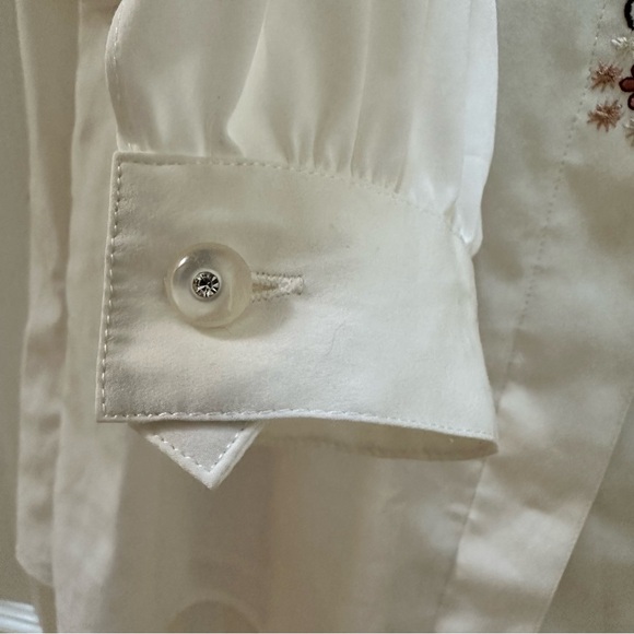 Vintage Embroidered White Shirt - Picture 6 of 10